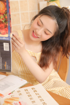 小茹和小黄狗